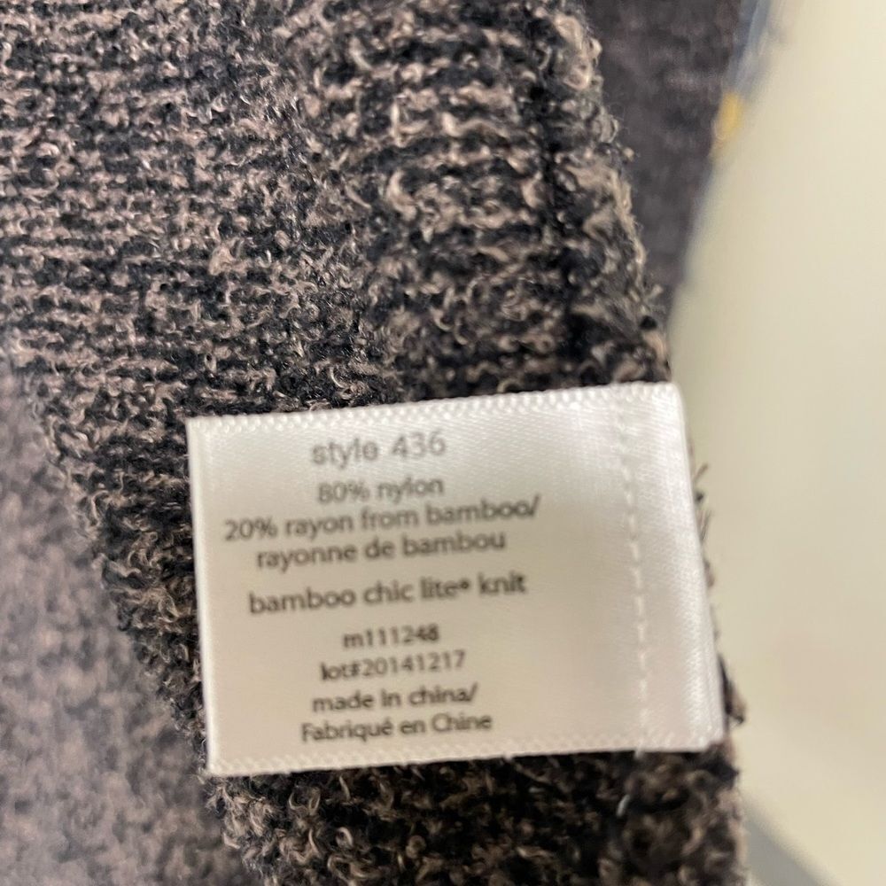 Sweater    - Picture 4 of 4